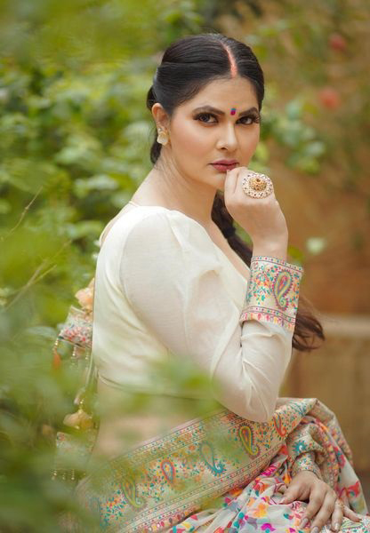 Wild Tigeress – Aabha Paul (2023) Hindi Hot Short Film 720p HDRip 80MB Download