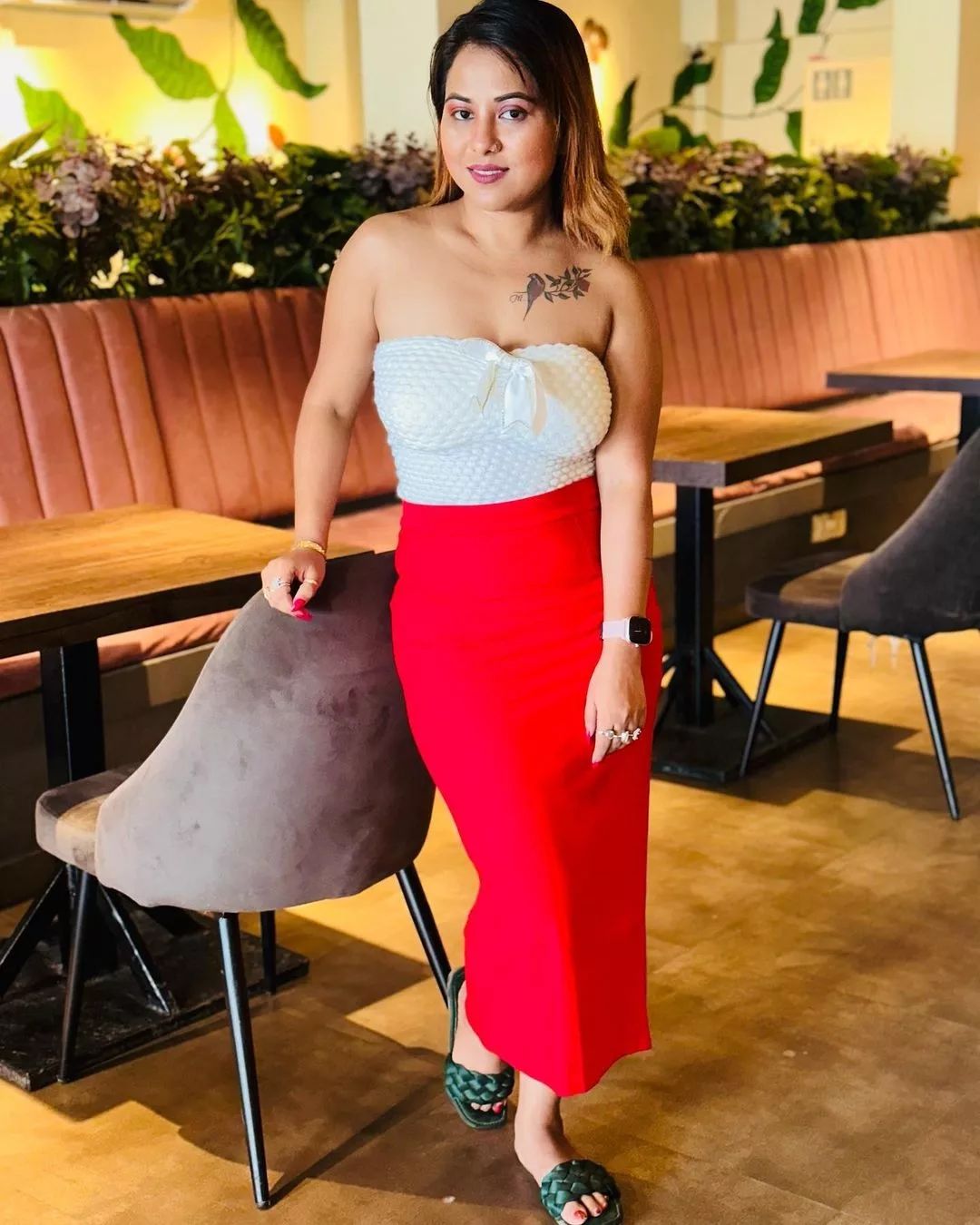 Boss Ka Paas – Tina Nandi (2023) Hindi Hot Short Film 720p HDRip ESub 250MB Download