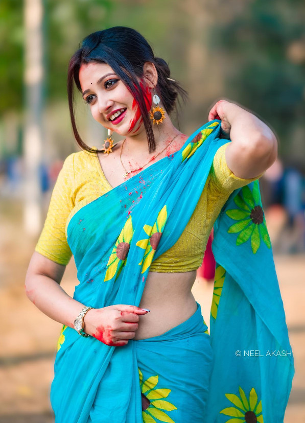 Hottest Scene – Soumi Ghosh (2023) UNCUT Hindi Hot Short Film 720p HDRip 100MB Download