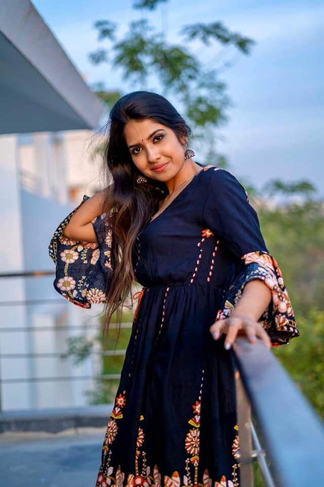 Commitment – Simar Singh (2023) Hindi Uncut Hot Short Film 720p HDRip Download