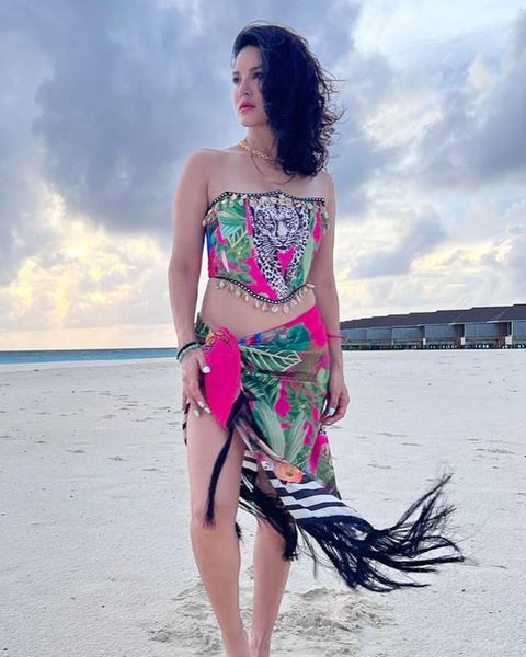 Glass Dildo Solo – Sunny Leone (2023) Hindi Short Film 720p HDRip 100MB Download