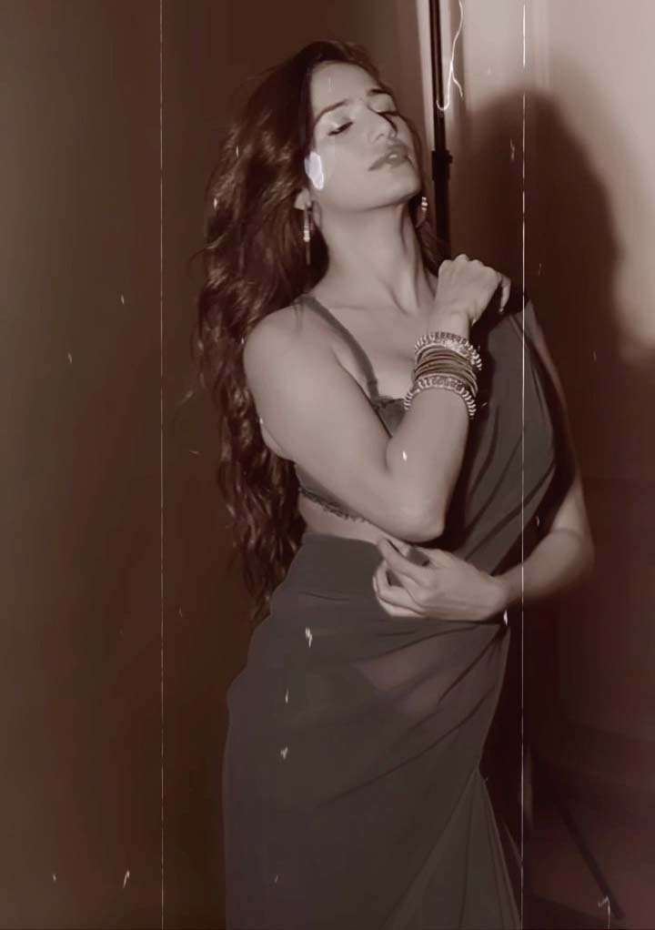 Download Late Night Nude Live – Poonam Pandey (2023) Hindi Uncut Hot Short Film 720p HDRip 70MB