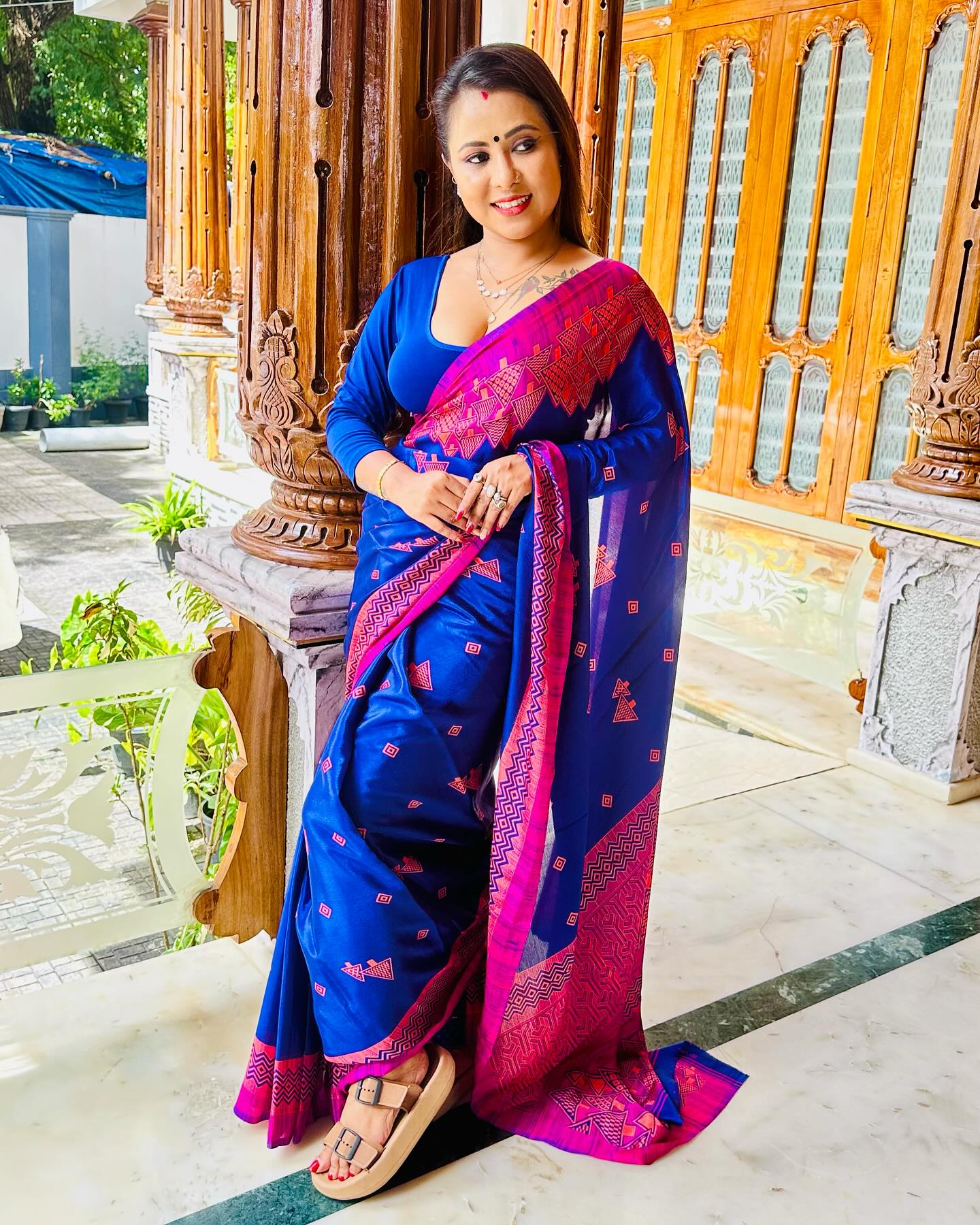 Download Friends Group – Tina Nandy (2023) Hindi Uncut Hot Short Film 720p HDRip 60MB