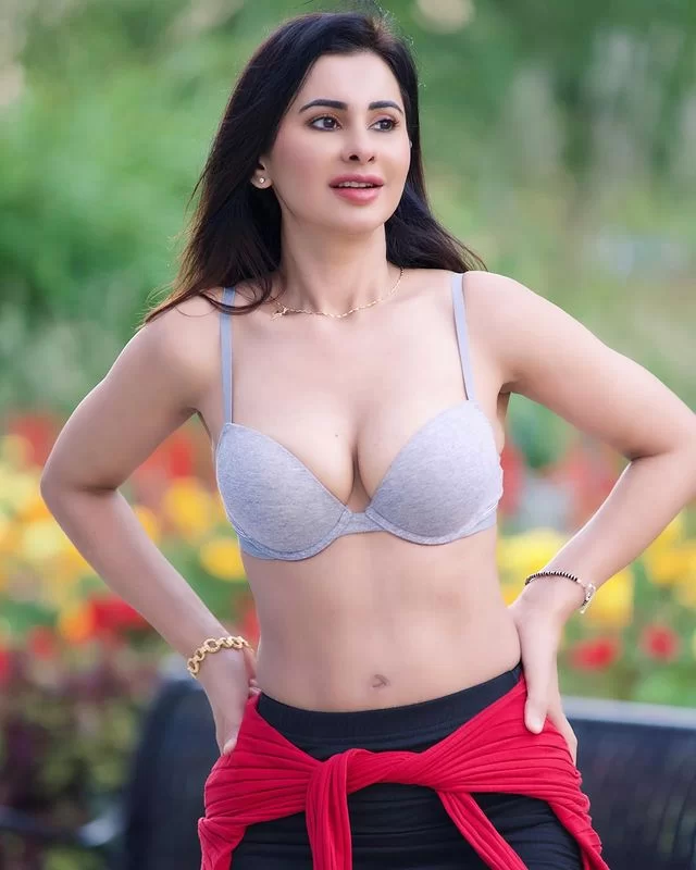 First Night – Meeti Kalher (2024) Hindi Uncut Hot Short Film 720p HDRip 80MB Download 