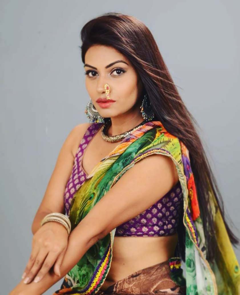 Charamsukh – Nidhi Mahawana (2024) Hindi Uncut Hot Short Film 720p HDRip 150MB Download