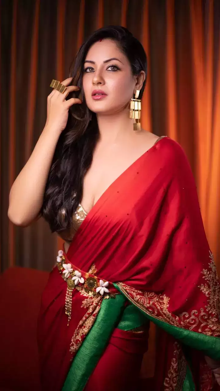 Nude Romance – Ravishing (2024) Hindi Uncut Hot Short Film 720p HDRip 100MB Download