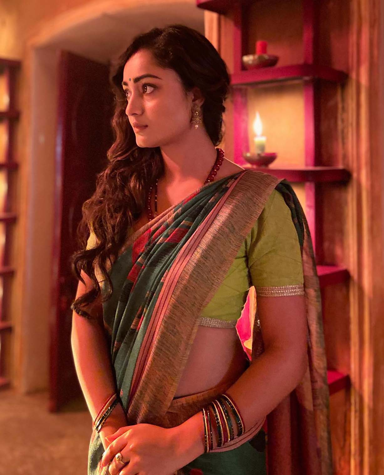 Intimate Kissing – Tridha Choudhury (2024) Hindi Uncut Short Film 720p HDRip Download