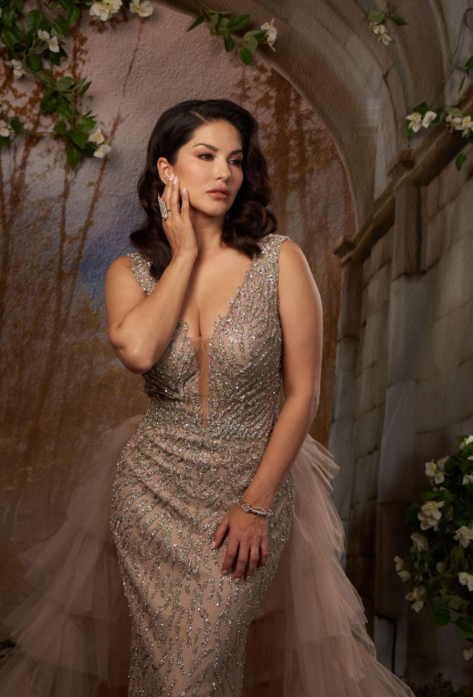 Treat of the Year – Sunny Leone (2024) Hindi Short Film 720p HDRip 50MB Download