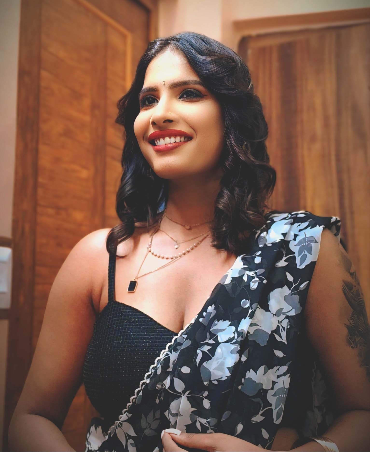 Bathing Fucking – Tejaswini (2025) Hindi Uncut Hot Short Film 720p HDRip 150MB Download