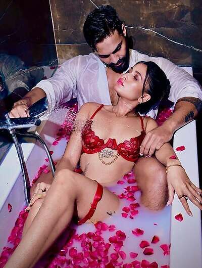 Dressing Table Dubai Hotel Sarmishtha (2025) Hindi Hot Short Film 720p HDRip 100MB Download