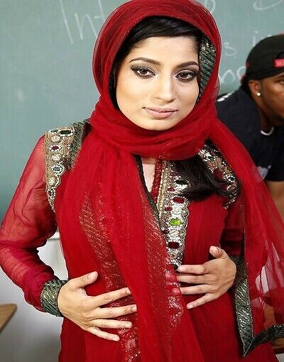 Nadia Ali Pakistani BBL (2025) Hindi Hot Short Film 720p HDRip 300MB Download