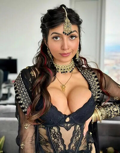 Aaliyah Yasin Pakistani Mindful Massage (2025) Hindi Hot Short Film 720p HDRip 200MB Download