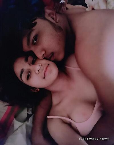 Nobody At Home Boyfriend (2025) Hindi Hot Short Film 720p HDRip 100MB Download