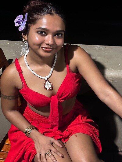 Miaz Indian Gets Creampied on Bed 2025 Hindi Hot Short Film 720p HDRip 750MB Download