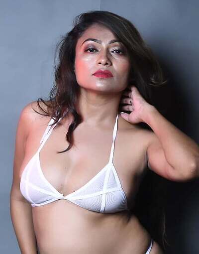 Tusu Saha Threesome Nude Stripping (2025) Hindi Hot Short Film 720p HDRip 200MB Download