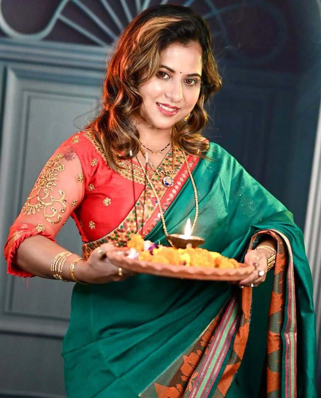 Tharki Teacher – Tina Nandy (2025) Hindi Uncut Hot Short Film 720p HDRip 150MB Download