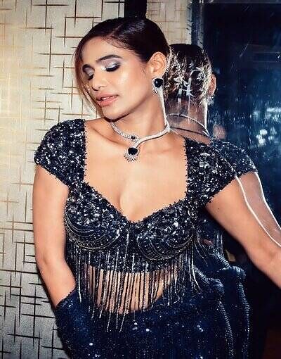 Poonam Pandey Maid in Trouble 2025 Hindi Hot Short Film 720p HDRip 500MB Download