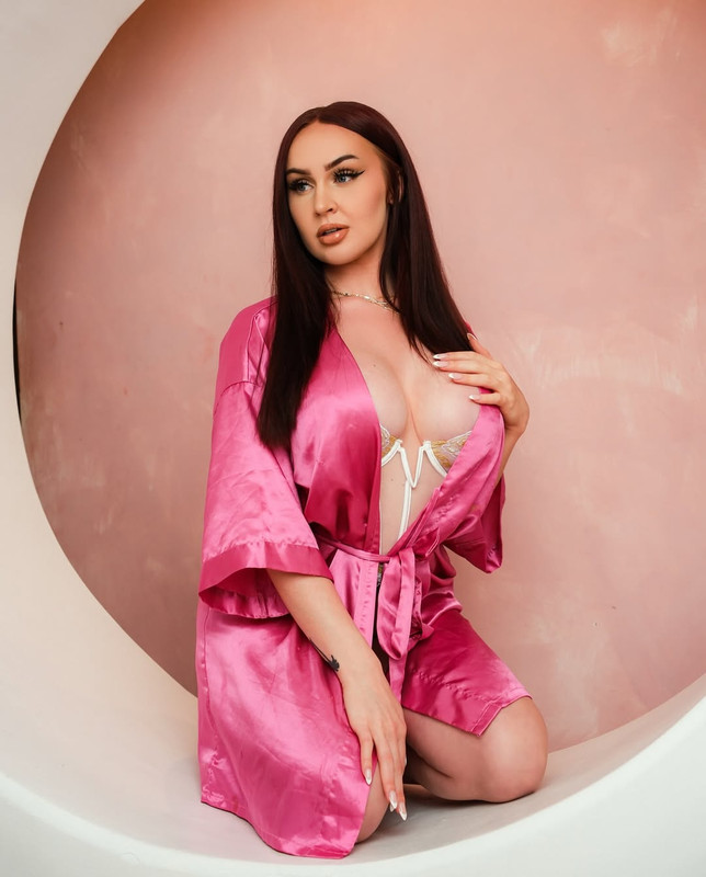 Honeymoon Suite Gone Sour (2025) Brazzersexxtra English Short Film 720p HDRip 450MB Download