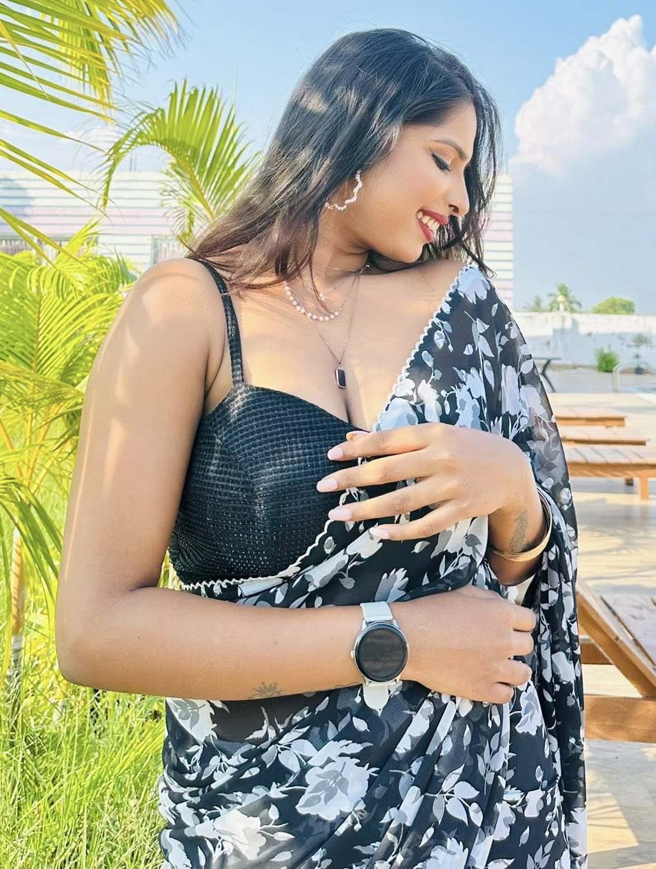 Massage Time – Tejashwini (2025) Hindi Uncut Hot Short Film 720p HDRip 350MB Download