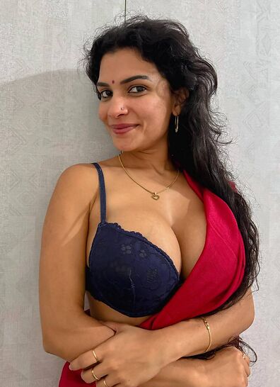 Resmi Nair Body Painting (2025) Hindi Hot Short Film 720p HDRip 500MB Download