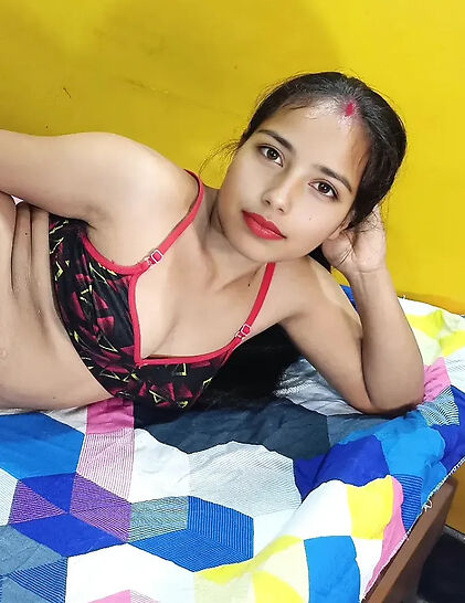 Hotel Couple Room (2025) Hindi Uncut Hot Short Film 720p HDRip 100MB Download