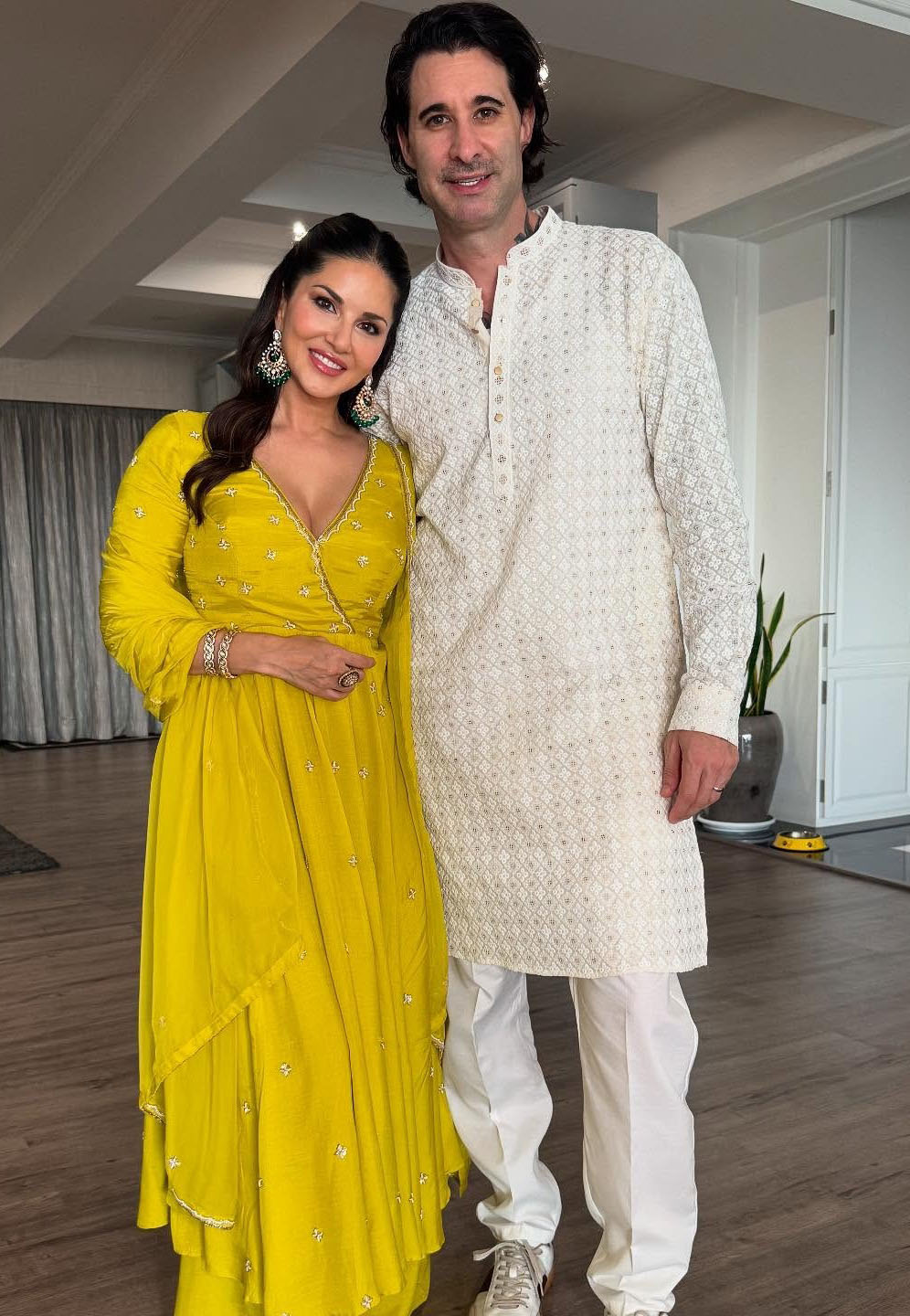 Hot Couples – Sunny Leone (2025) Hindi Hot Short Film 720p HDRip 550MB Download